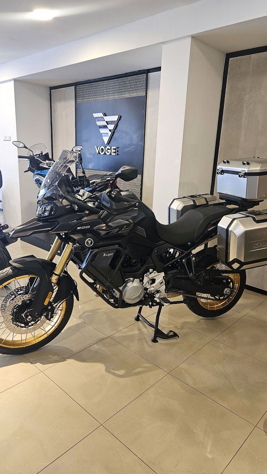 Voge 900 DSX Black Knight